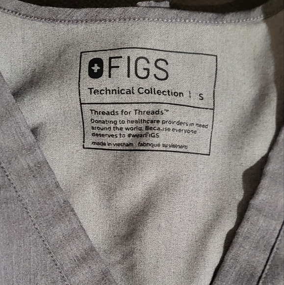 FIGS SCRUB TOP - Picture 3 of 3
